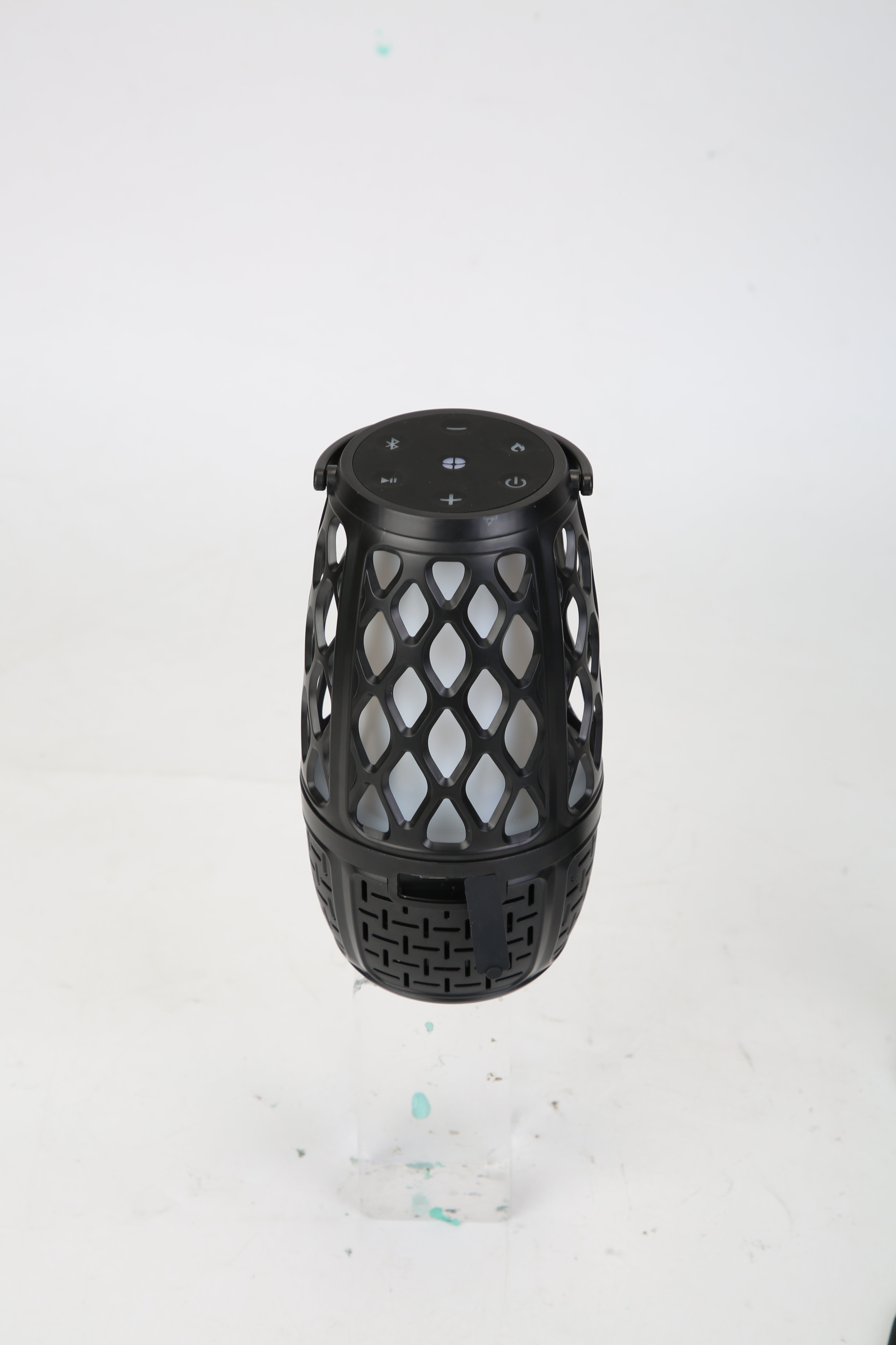 1Pc 4 In 1 Wireless 5.3 Outdoor Speaker IPX5 Waterproof Patio Speaker LED Flame Speaker With 3 Flame Light Modes Hook Stake Wall Mount Holder Sync Up To 1,00 Speakers